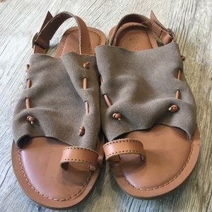 Free People look-a-like toe ring sandal leather